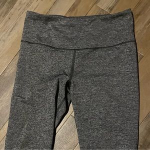 NWOT Victoria’s Secret VSX Sport Knockout Cropped Leggings